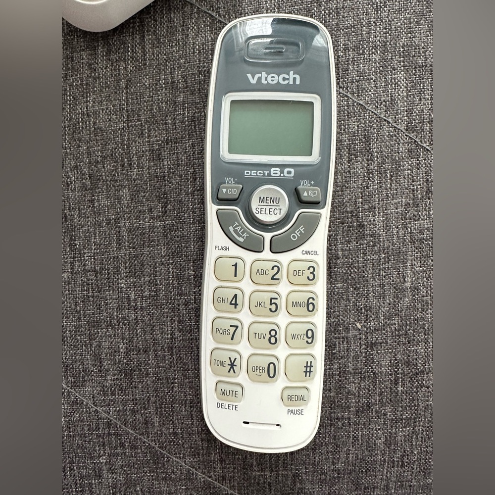 VTECH CS6114 DECT 6.0 Cordless Phone - Picture 3 of 4